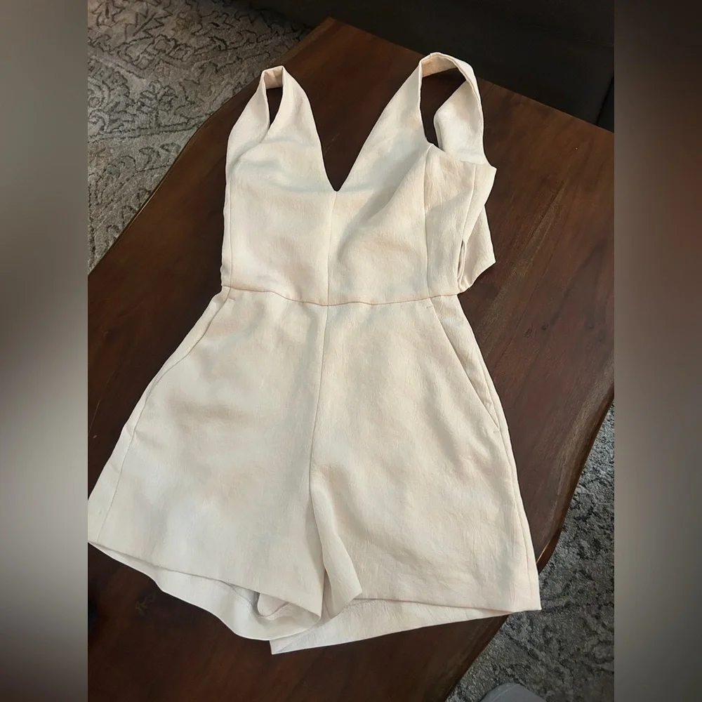 Aritzia Wilfred Écoulement Romper Size 0 • light birch - Picture 6 of 11